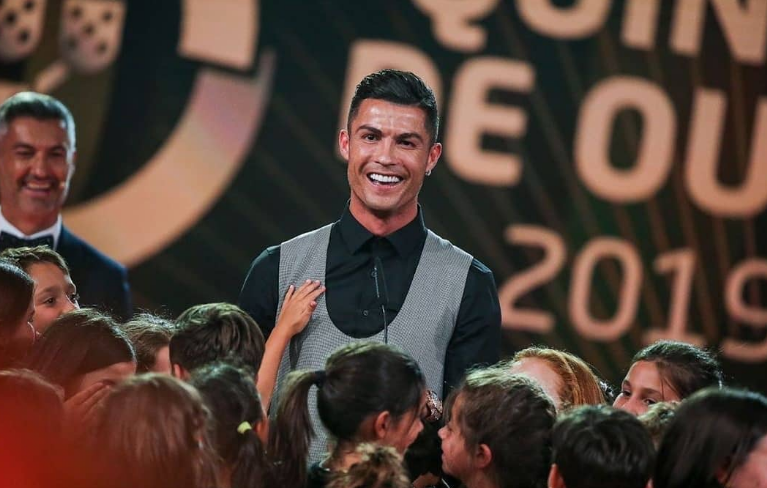 包含里程碑夜！斯图加特战术微调，欧篮联转会期刷纪录，质疑声仍在，高层口径保持一致的词条-球速平台